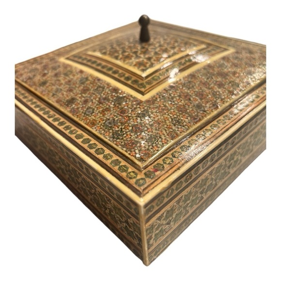 Vintage Intricate Micro Mosaic Lidded Box Velvet Lining Inlaid Marquetry - Picture 4 of 6